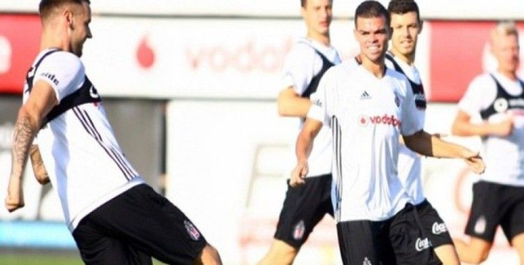 Medel Beşiktaş’la ilk antrenmanına çıktı
