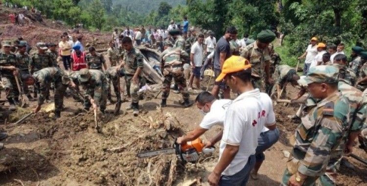 Hindistan’da toprak kayması: 46 ölü