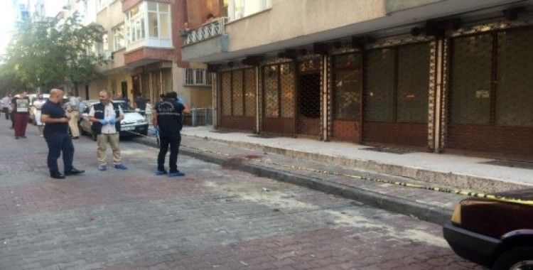 İstanbul’da sokakta kuyumcuyu vurup 8 kilo altını çaldılar