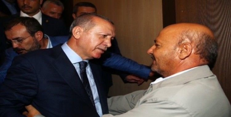 Cumhurbaşkanı Erdoğan, şehit babası ile kucaklaştı