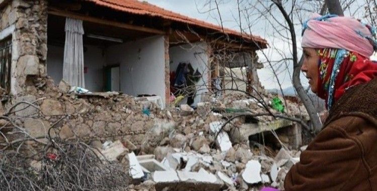 Depremler bu yıl 3 bini aşkın yapıya ağır hasar verdi