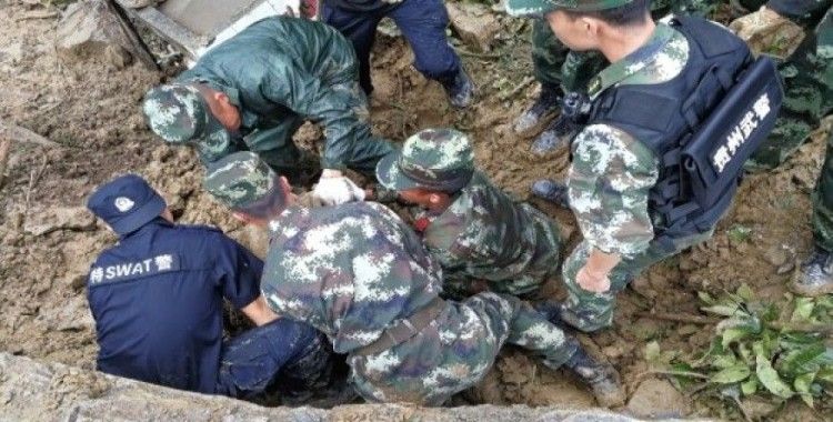 Çin'deki toprak kaymasında 2 ölü, 25 kayıp