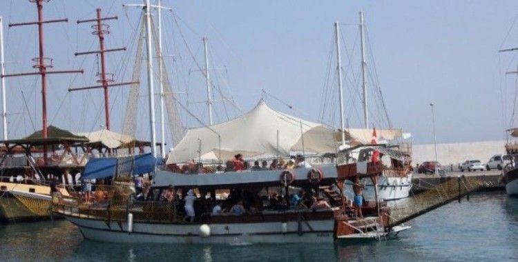 Dalış için tekne turuna çıkan turistler ölümden döndü 