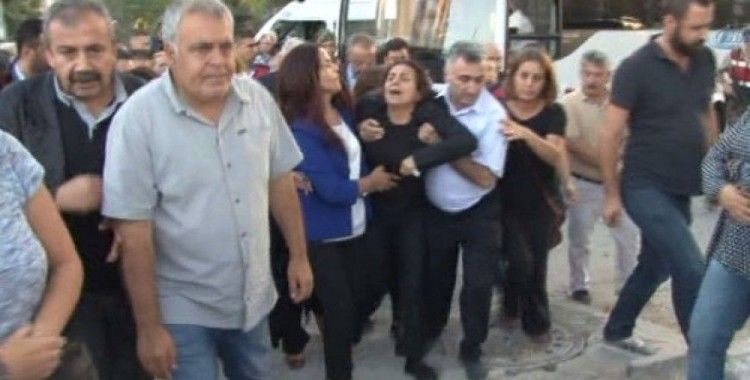  Tutuklu HDP’li Tuğluk, annesinin cenazesine katıldı