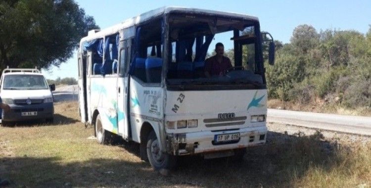 Çanakkale'de minibüs devrildi, 12 yaralı
