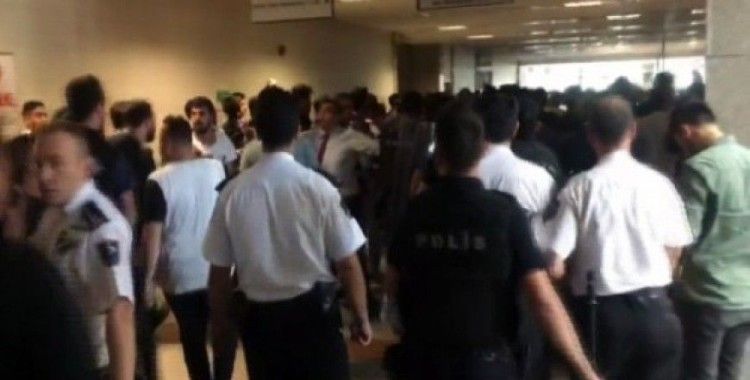 İstanbul Adalet Sarayında iki grup birbirine girdi