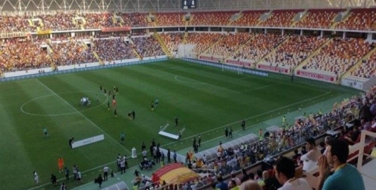 Evkur Yeni Malatyaspor yeni stadın kapılarını açtı