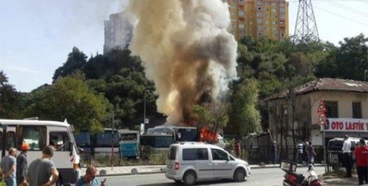 İstanbul Sarıyer'de büyük yangın!