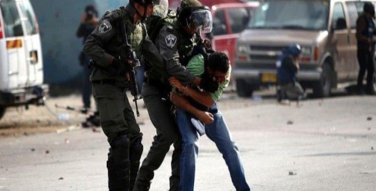 İsrail askerleri 9 Filistinliyi gözaltına aldı