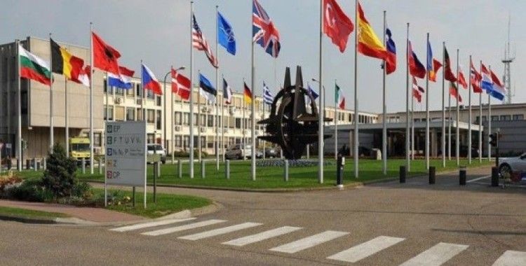 NATO toplantısına sokulan Fetö üyesi boş salona konuştu