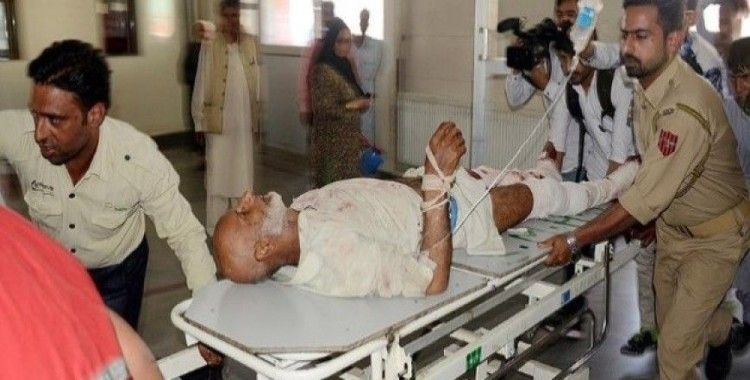 Keşmir'de 6 sivil hayatını kaybetti