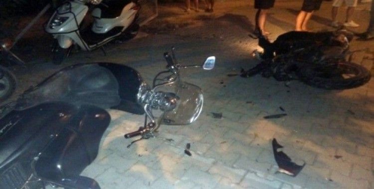 Önce motosiklete sonra turist çifte çarptı, 1 ölü, 2 yaralı