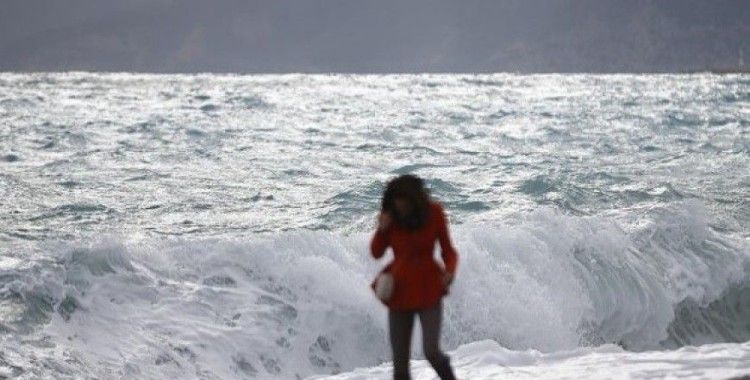 Meteorolojiden Akdeniz'de fırtına uyarısı