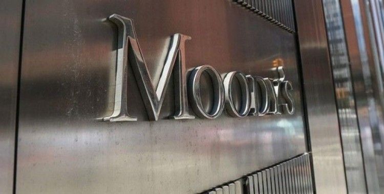 Moody's Birleşik Krallık'ın kredi notunu düşürdü