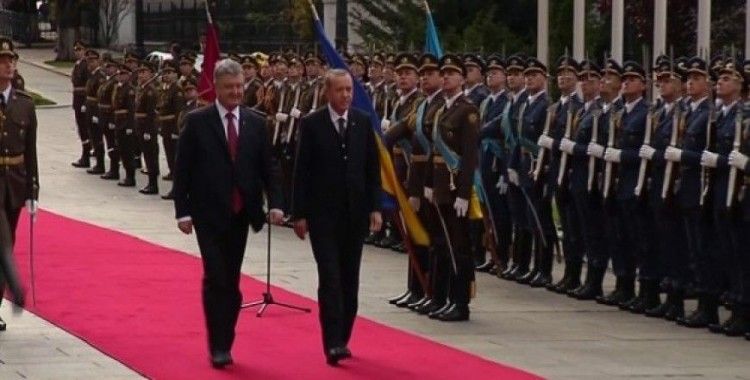 Erdoğan Ukrayna'da resmi törenle karşılandı 