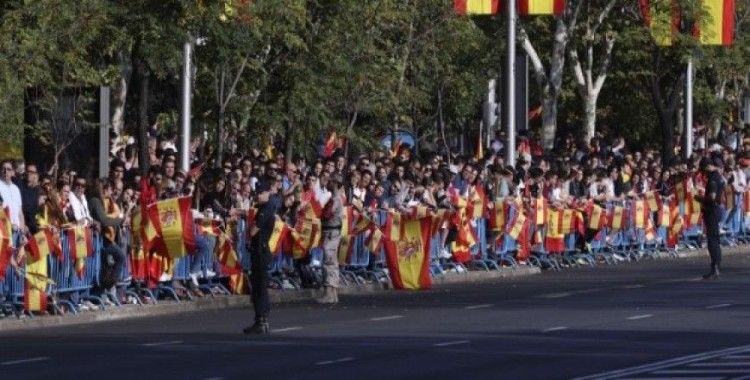 Ulusal Bayram Katalonya krizi gölgesinde kutlanıyor