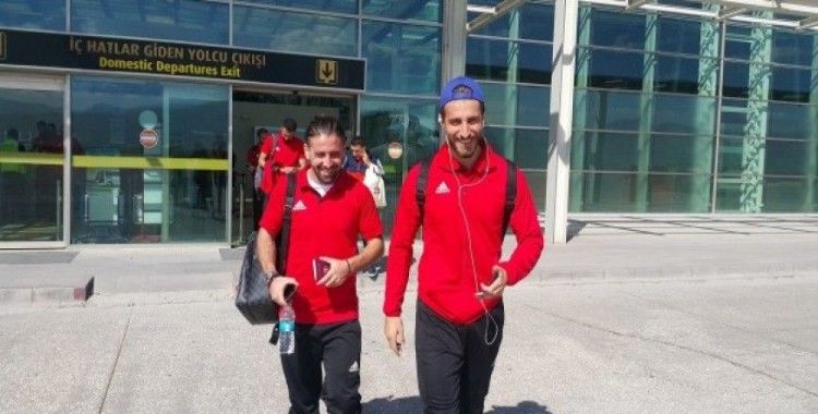 Elazığspor 23 futbolcuyla İstanbul'a gitti
