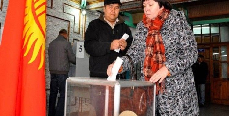 Kırgızistan'da halk cumhurbaşkanlığı seçimleri için sandık başında