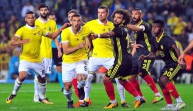 Fenerbahçe işi ilk yarıda bitirdi