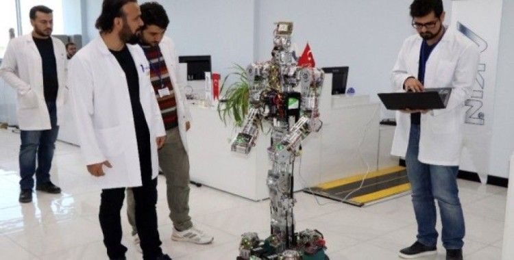 Milli insansı robotun seri üretimine başlandı 