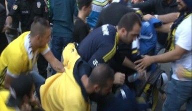Kadıköy’de derbi arbedesi, 1 gözaltı