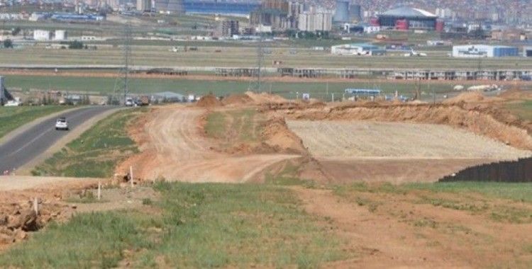 Yeni havaalanına giden otoyol çalışması 2019 yılında kullanıma girecek