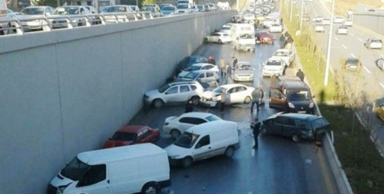 Ankara'da 20 araç birbirine girdi