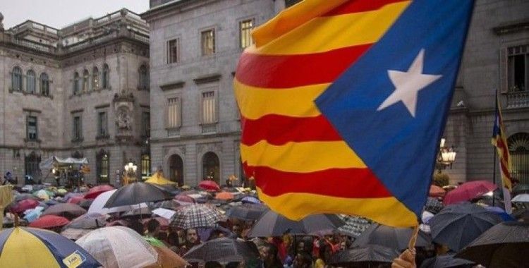 İspanya'dan Katalonya'nın tek taraflı bağımsızlık kararına iptal