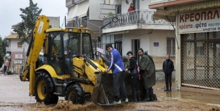 Yunanistan sel felaketinin yaralarını sarıyor