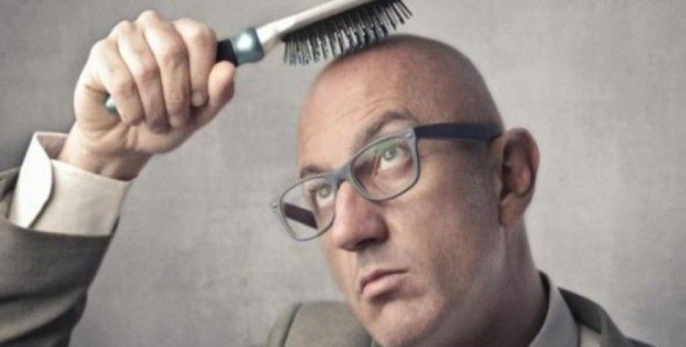 Saç kazıtmak saç dökülmelerini önlemiyor