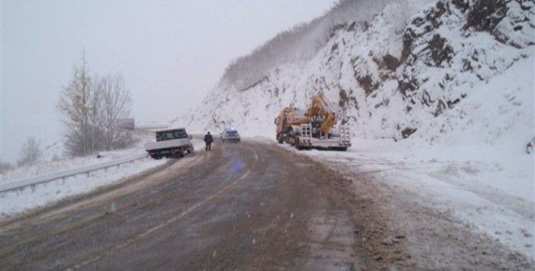 Sivas'ta kar ulaşımı etkiledi 