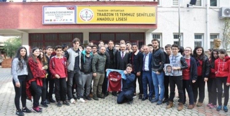 Trabzonsporlu Yusuf ve Abdurrahim'den anlamlı ziyaret 