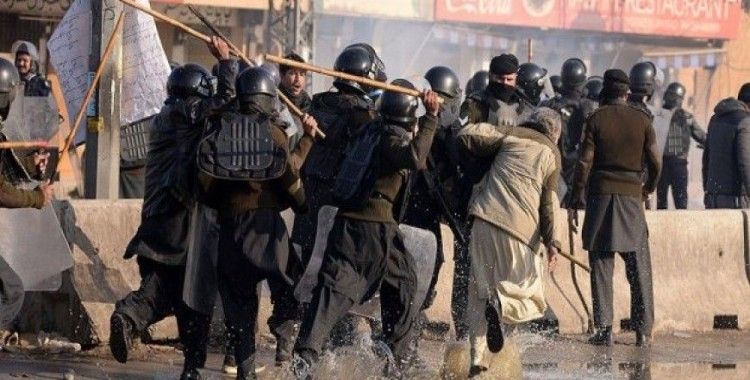 ​Pakistan'da protestoculara müdahale durduruldu