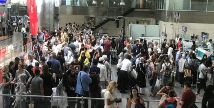 Türkiye'nin 'yükünü' İstanbul havalimanları çekiyor