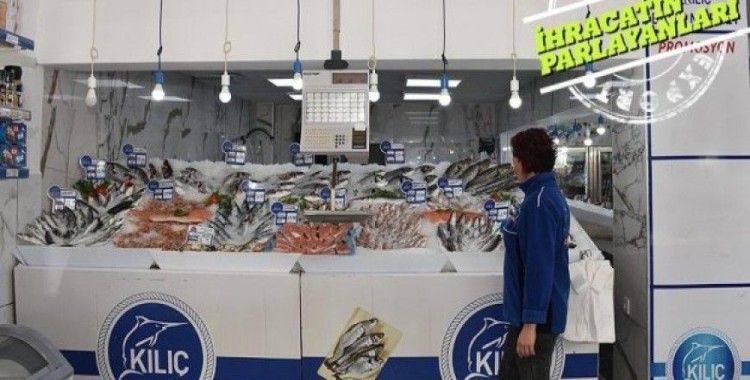 Balığı 65 ülkeye satıyor, yavrusunu uçakla taşıyor