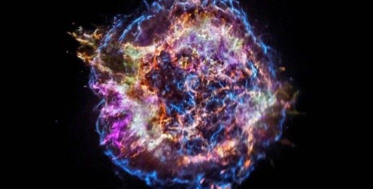Süpernova kalıntısındaki maddelerin renk cümbüşü görüntülendi