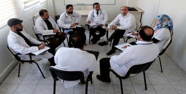 Suriyeli sağlıkçılar yurttaşlarına hizmete başladı