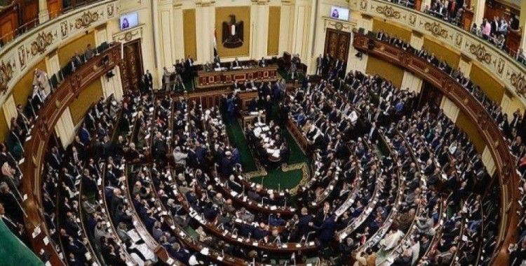 Mısır parlamentosundan, ABD'ye karşı 'izolasyon' çağrısı
