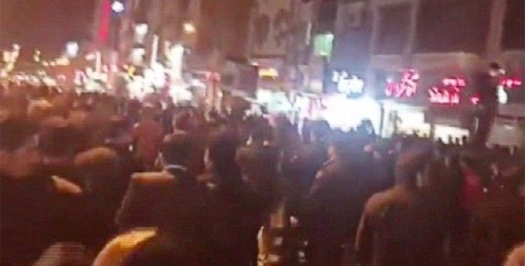 İran’da göstericiler valiliği ele geçirdi