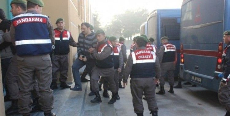 Komandoları Ankara'ya göndermeye çalışanlara müebbet