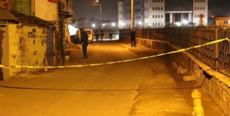 Sivas'ta bıçaklı kavga, 1 ölü 1 yaralı 