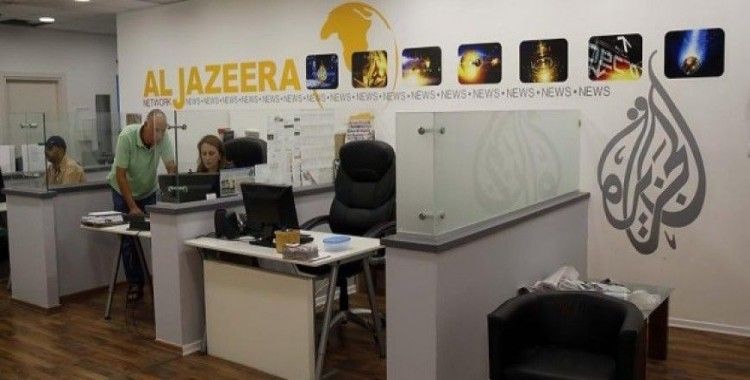 Yemenli Gazetecilerden Al Jazeera ofisinin kapatılmasına tepki