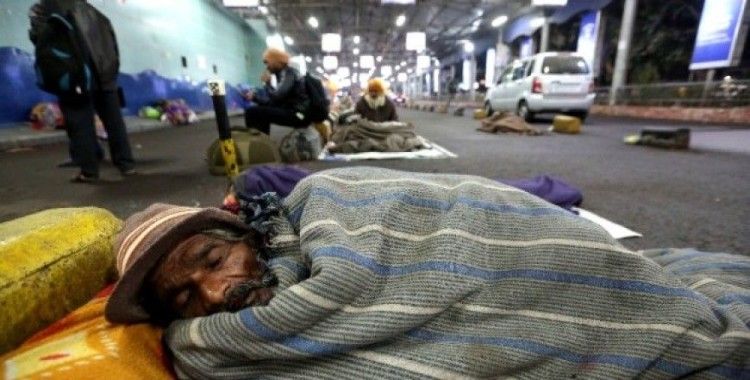 Hindistan’da dondurucu soğuklar can aldı, 187 ölü