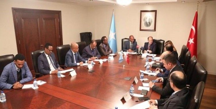 Başbakan Yardımcısı Akdağ Somali heyetiyle görüştü