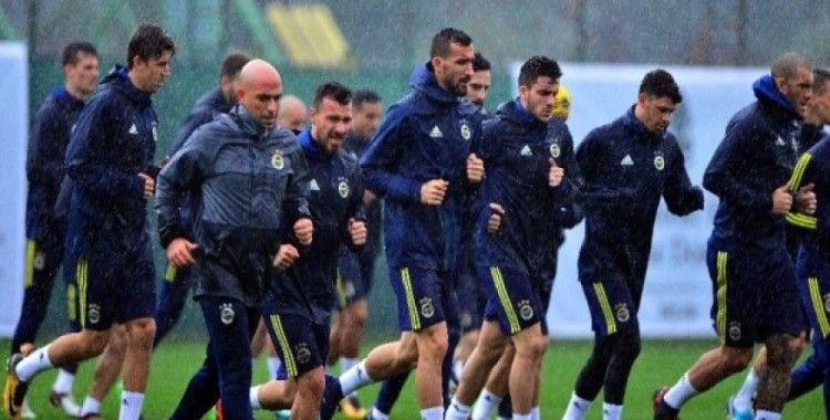 Fenerbahçe, yağmur çamur dinlemedi 