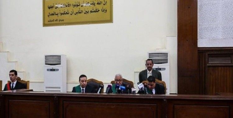 Mısır'da darbe karşıtı 51 kişiye on beşer yıl hapis cezası