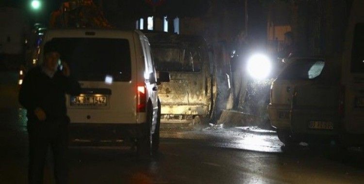 Beyoğlu'nda seyir halindeki polis aracında yangın