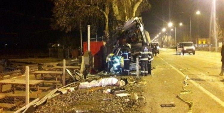Eskişehir'de otobüs kazası, 11 ölü, 44 yaralı