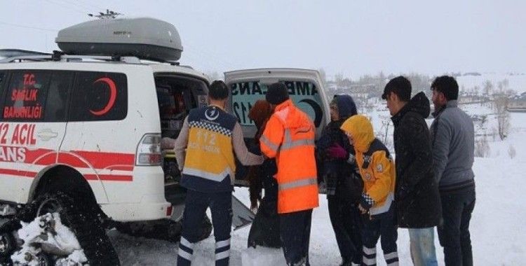 Köydeki hastaya paletli ambulansla ulaşıldı