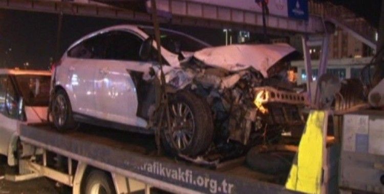 Kadıköy'de zincirleme trafik kazası, 3 yaralı